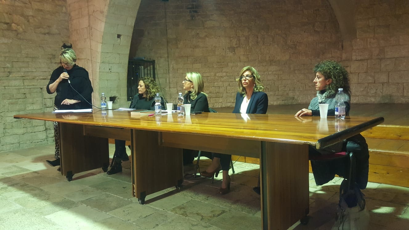 Con Annalisa Laterza, Rosa Verni, Betty Cascella, Maria Teresa Lobalsamo, Annalisa Del Vecchio presso il Castello Normanno-Svevo di Sannicandro